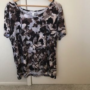 A lightweight beautiful blouse perfect for work